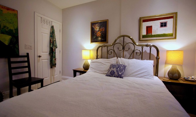 Leslieville House | Good Vibes Suite 93 Walk Score & 91 Transit Score