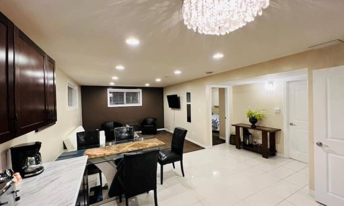 Regina Apartment | Gorgeous 2 Bedroom Suite Close to Airport in Regina