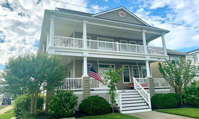 North End Condo | Gorgeous 5BR 3BA home, close to beach, town + playground; full linen service