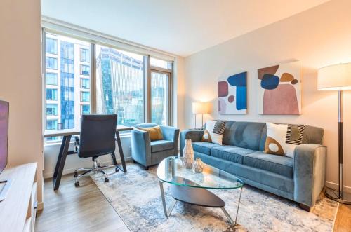 Seaport District Apartment | Gorgeous Apt with Pool Views
