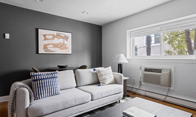 St. Elizabeth's Apartment | Gorgeous Brighton 1BR nr Sutherland Rd Green Line, by Blueground