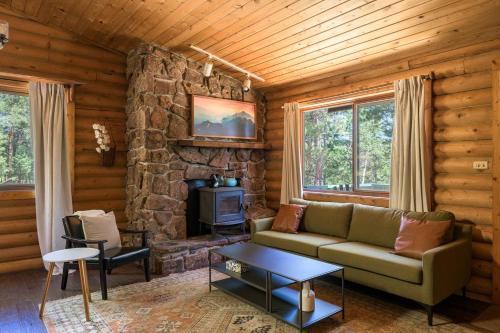 Bailey House | Gorgeous Cabin 3 Rooms & 2 Baths