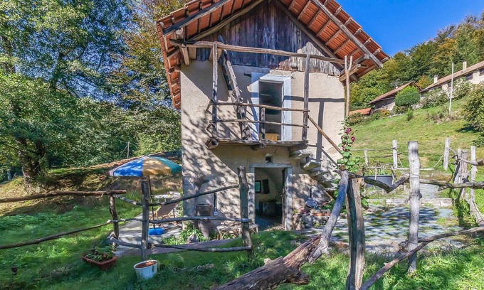 Madonna del Sasso House | Gorgeous home in Artò