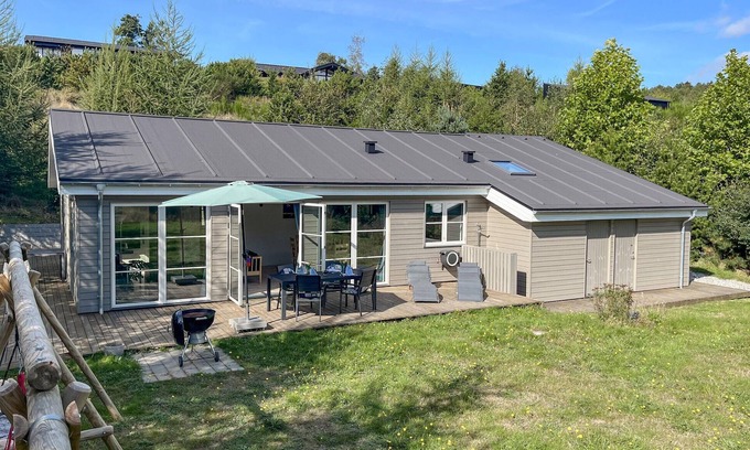 Femmøller House | Gorgeous home in Ebeltoft with kitchen