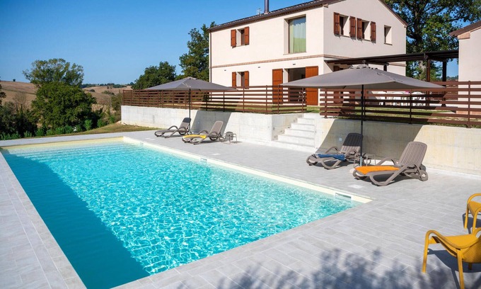 Mogliano House | Gorgeous home in Mogliano