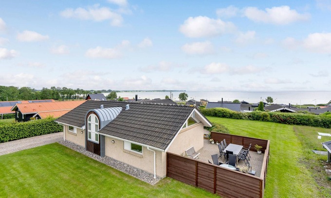 Grønninghoved Strand House | Gorgeous home in Sjølund with sauna