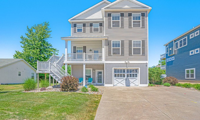 Miami Park House | Gorgeous home w/furnished patio, decks, & open living space - easy beach access