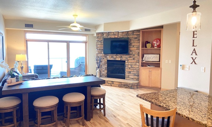 Lake City Condo | Gorgeous Lake Pepin Views!