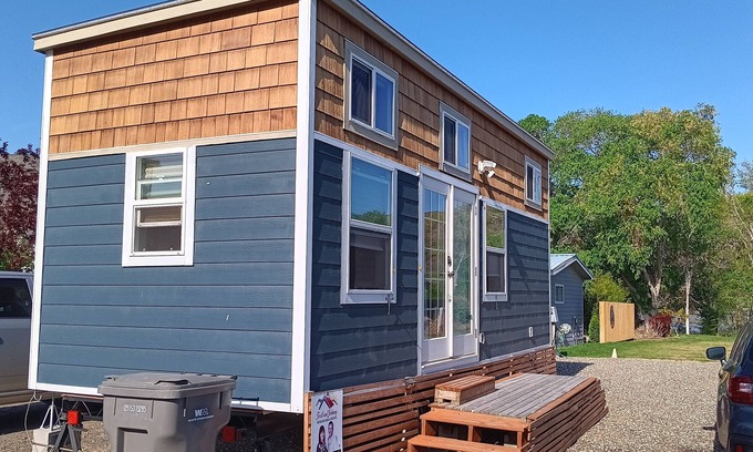 Sunland Estates Cottage | Gorgeous Tiny House in Sunland Estates near The Gorge, on the Columbia river!