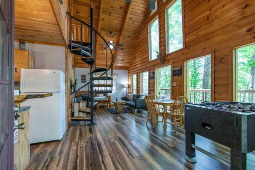 Slade House | Gorgeous View Cabin - in Red River Gorge KY
