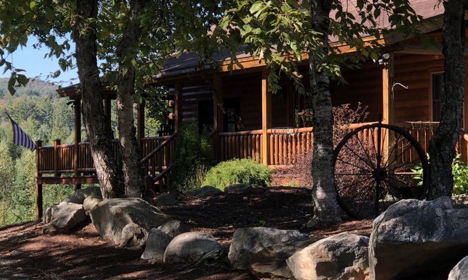Franconia House | Gorgeous White Mountain Log Home in Franconia - Hike, Bike, Golf, Ski and More!