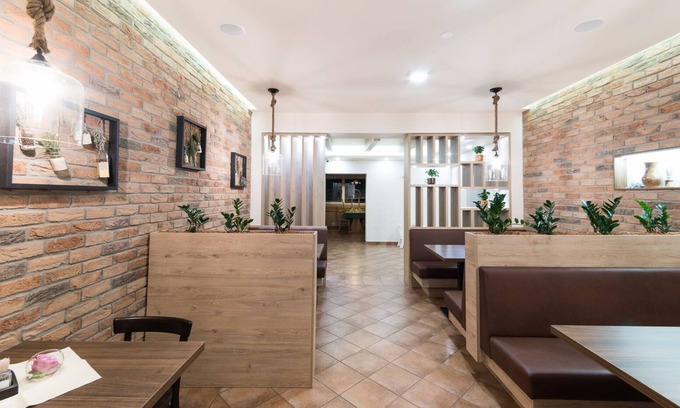 Slovenska Bistrica House | Gostilna s prenočišči pri Janezu