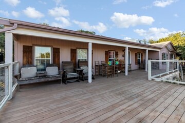 Blanco House | Grace House in Blanco