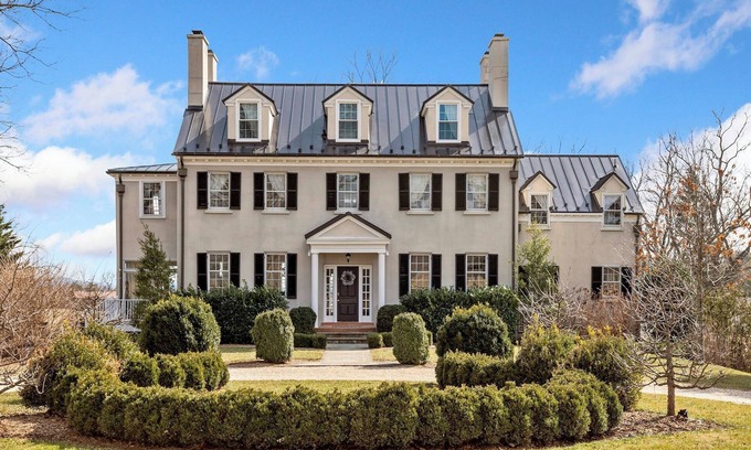 Middleburg House | Grand 9BR Provenance Manor Ideal for Gatherings