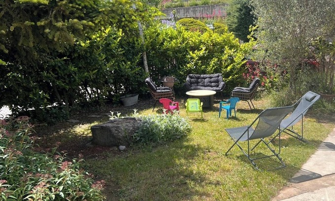 Le Poet Apartment | Grand Appartement Indépendant au Calme Dans Maison Avec Jardin