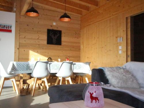 Chamrousse Ski Chalet | Grand chalet moderne pour 12 personnes avec WiFi à Chamrousse - FR-1-340-211