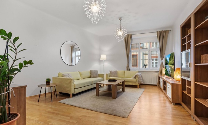 Old Town Apartment | Grand Elegant Apartment