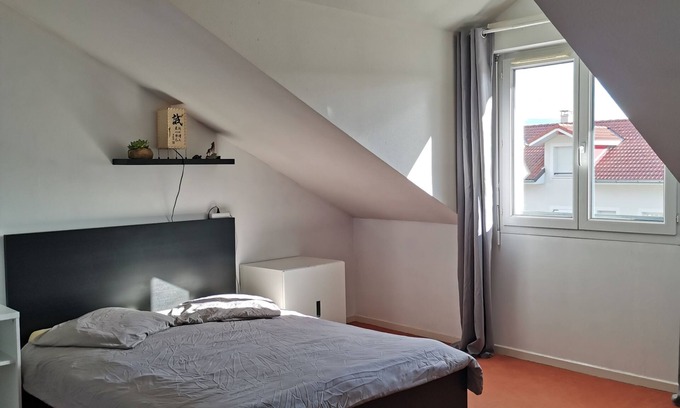 Saint-Genis-Pouilly House | Grande et Spacieuse Maison Pour 4 à 6 Personnes. Proche Cern et Genève