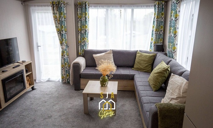 Grantown-on-Spey Apartment | Grantown Getaway - SJA Stays - Modern 2 Bed Static