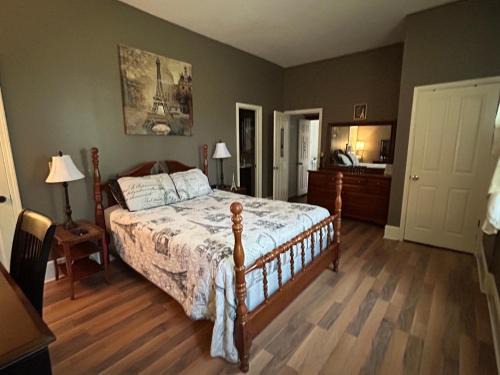 Albion Bed & Breakfast | Graystone Manor