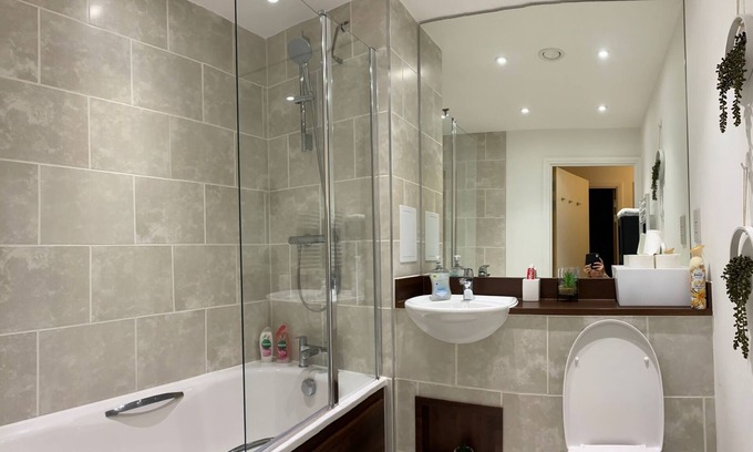 Tooting Apartment | Great 1Bed Flat 10mins East Croydon*Free Parking*