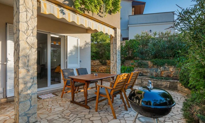 Banjole Apartment | Great apartment 100 meters to beach, pets allowed