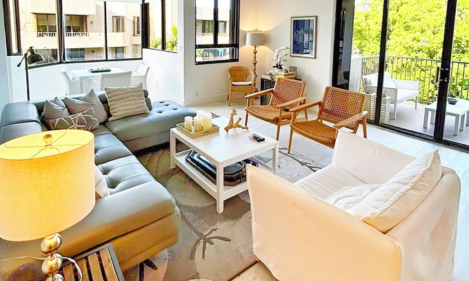 Key Biscayne Condo | Great Apartment on Key Biscayne, in an exclusive condo with private beach access