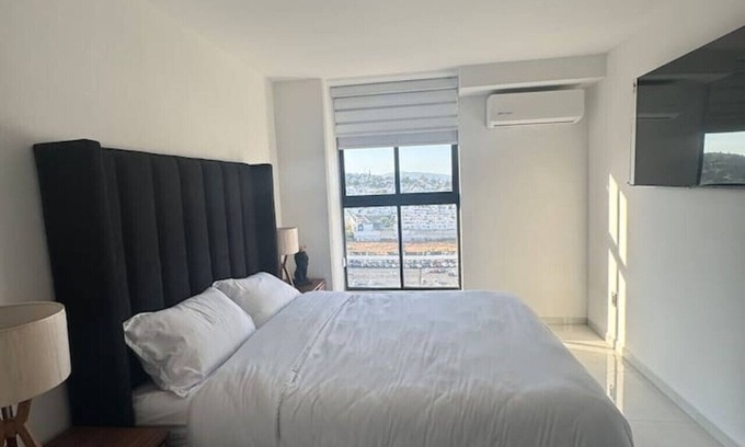 San Pedro Tlaquepaque Apartment | Great Apartment Torre Colon 1308A