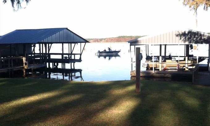 Donalsonville House | Great Creek Location for fishermen, travelers, hunters, and families!