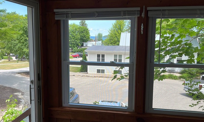 Fish Creek Cottage | Great location 2 minutes Walking to downtown and to the lake