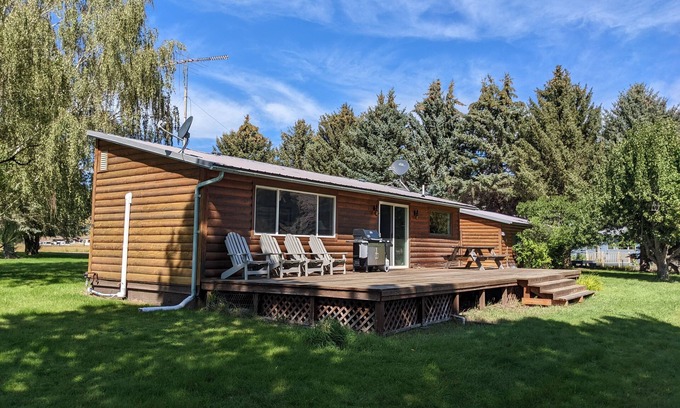 Cascade Cabin | Great river access for boat or wade fishing and a quite river spot.