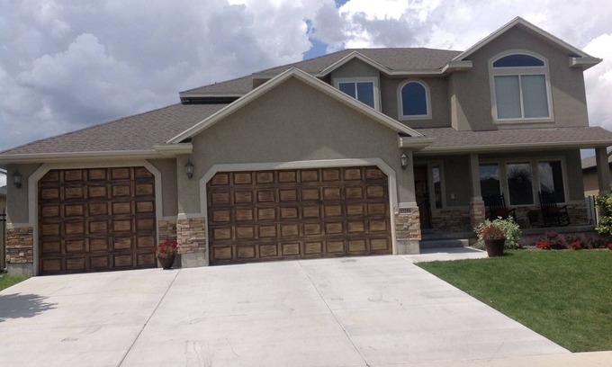 Herriman House | Great spacious home in a quiet private neighborhood.