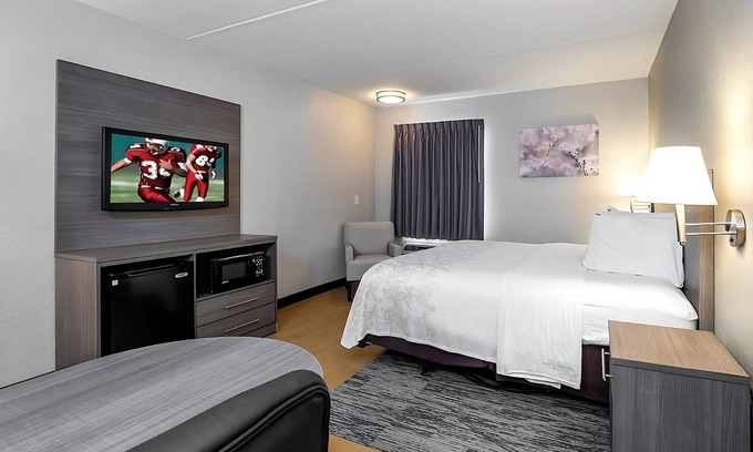 Mansfield House | Great Stay Close to Mansfield Crossing! Pets Allowed, Pool, FREE Parking!