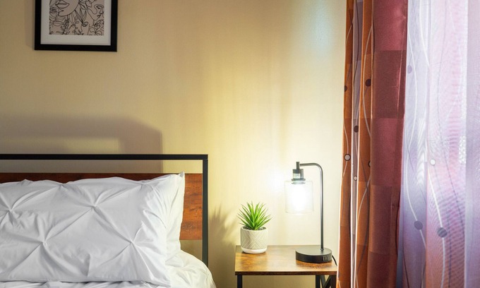 Hickory Hills Apartment | Great suburban location! Perfect for solo or couple travelers