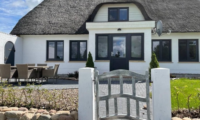 Brodersby Apartment | Great vacation apartment "Burgerblick" on the upper floor with space for 2 people