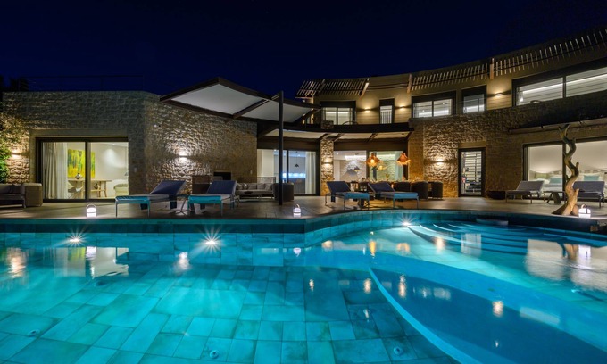 Tragana Villa | Greek Villa of Exceptional Beauty & Sea Views - 10-12 p - 4 min to golf courses!