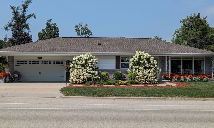 Howard House | Green Bay Home, 6 minutes from Lambeau Field