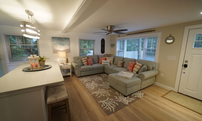 Kenyon House | Green Hill - Ocean Ridge Getaway! Welcome to the Oar House! BEACH PASS too!