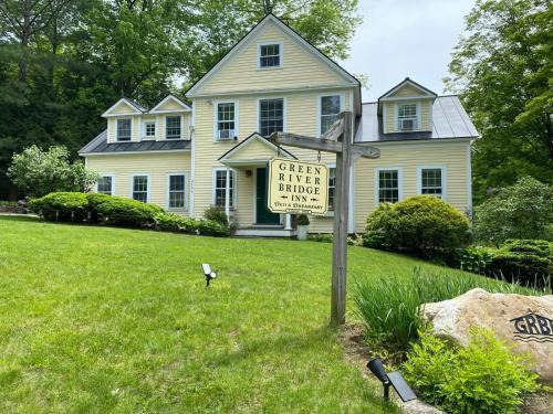 Guilford Bed & Breakfast | Green River Bridge Inn