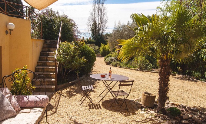 Nord Apartment | Green setting with pool access in the heart of Aix en Provence