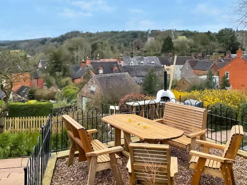 Alton House | Greenways