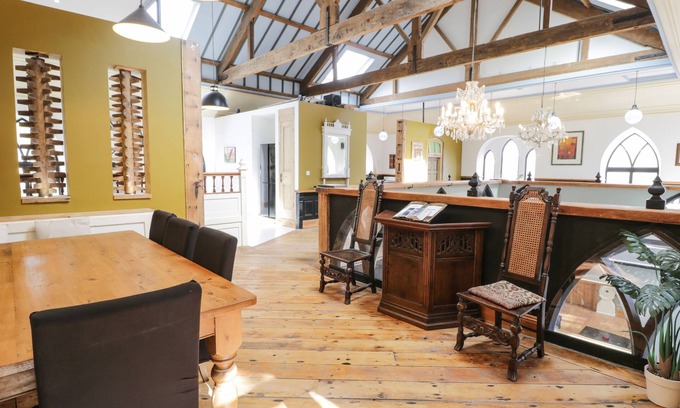 Cwm-y-glo Cottage | Greystones Chapel