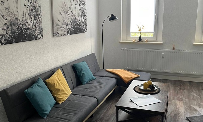 Crimmitschau Apartment | Große, Kürzlich Sanierte 4-zimmer Ferienwohnung/Monteurwohnung