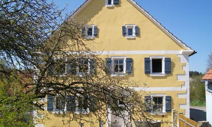 Ansbach Apartment | Großes Ferienhaus (110m2) mit Garten & Sonnenterrasse