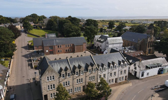 Dornoch Apartment | Ground floor 1-bedroom apartment in the centre of Dornoch.