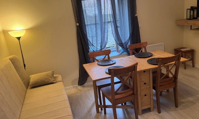 Deneuvre Apartment | Ground floor apartment in town center