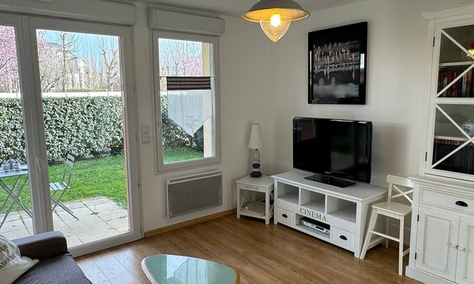 Cabourg Apartment | Ground Floor Apartment Near Beach and Center, 1 Bedroom, Garden, Parking, Wifi