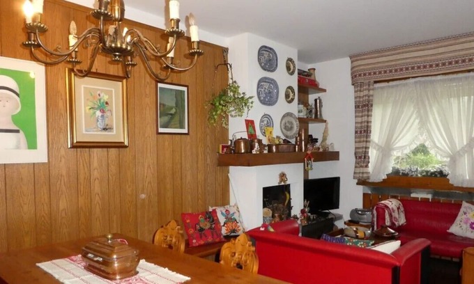 Cortina d'Ampezzo House | GROUND FLOOR APARTMENT IN GREEN