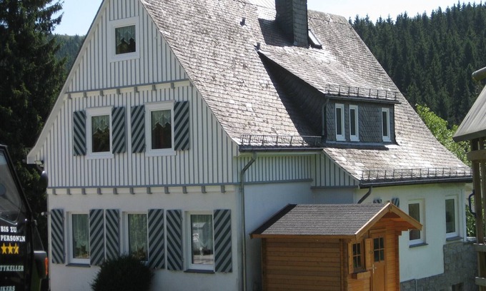 Pulvermuhle House | Group Getaway in Brilon-Wald