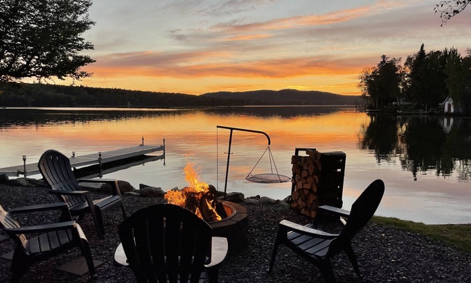 Pittsburg Cabin | Grouse Landing on Back Lake